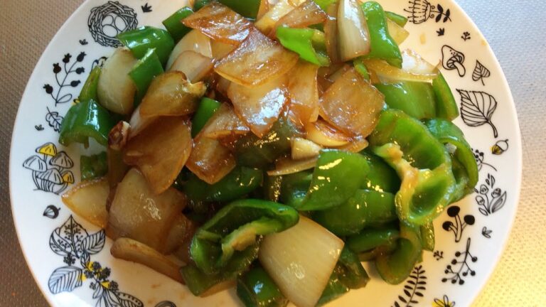 玉ねぎとピーマンのガーリック炒め