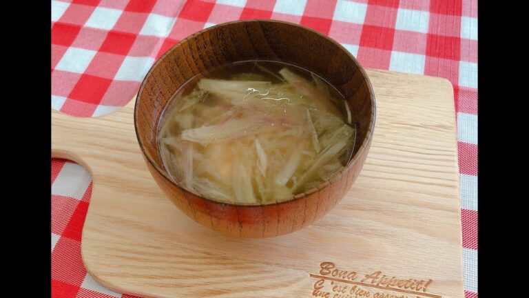 出汁からしっかり！秋みょうがのお味噌汁