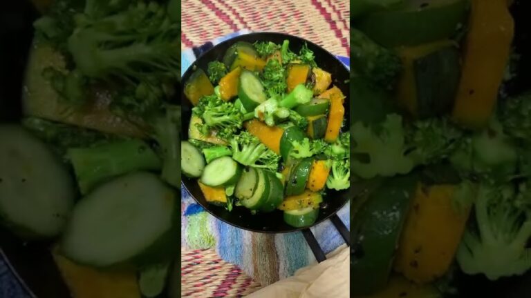 久々のきゅうり、かぼちゃ、ブロッコリーをこめ油で炒めて塩胡椒しました。美味しかったです。