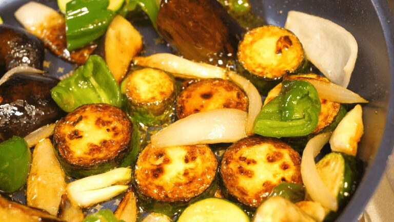 【大量消費】めんつゆ・酢のみ。飲めるほど旨い「野菜の焼きびたし」の作り方。【はらぺこグリズリーの簡単レシピ】