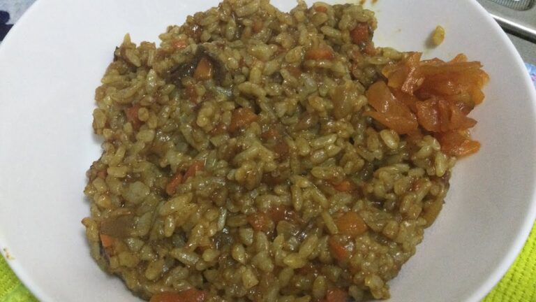 わずかに残った鍋底カレーをドライカレーにします🍛ぜったい捨てません。無駄にしません😋