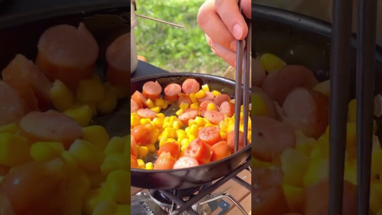 そう、私はウインナーとコーンのバター炒めをそう。