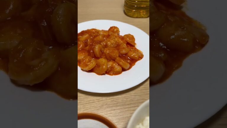 #おうちごはん #手作り #海老チリ #餃子