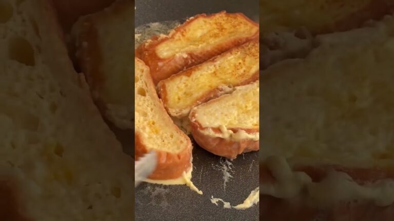 フレンチトーストとカリカリベーコン