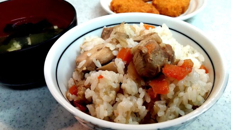 【簡単家庭料理】鶏ごぼうご飯！混ぜるだけ簡単！鶏の旨味と椎茸のダシが…おにぎりやお弁当にも！