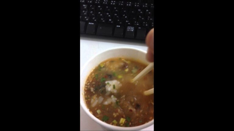 混ぜる飯　北海道産　炙り焼き鮭おにぎりと春雨スープ　坦々麺味