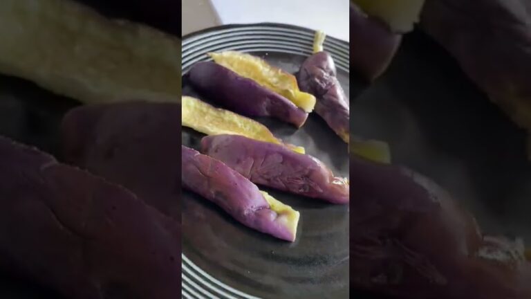 【主婦の時短激うまレシピ！】レンジでナスとささみのさっぱり蒸し！