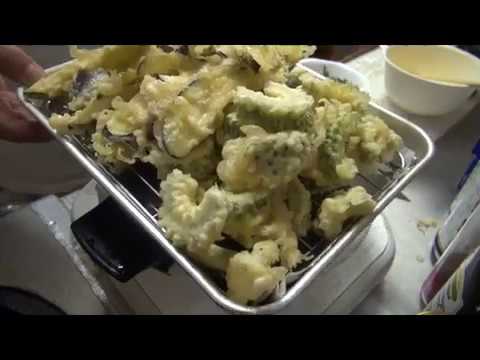 今回のまかないはさんまとゴーヤの天ぷらなんじゃよ。(^O^)