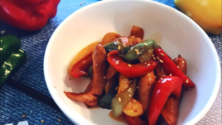 パプリカとソーセージのきんぴら　ビタミンカラーでご飯が進む　お弁当にもオススメ☆