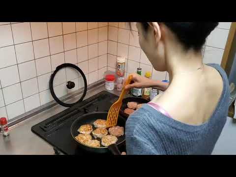 鶏ミンチの鳥バーグ（はんぺん入り）～焼き２～