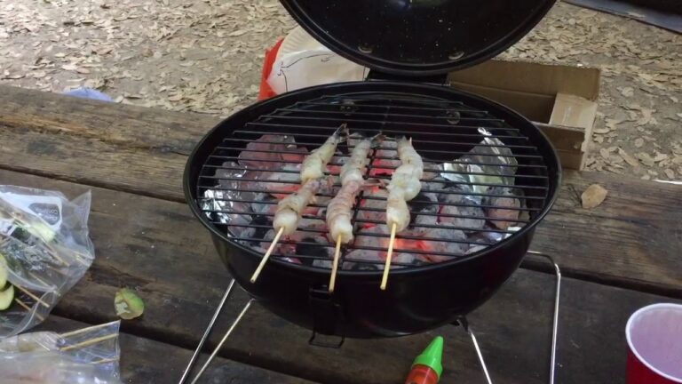 キャンプ BBQ エビ 串刺し