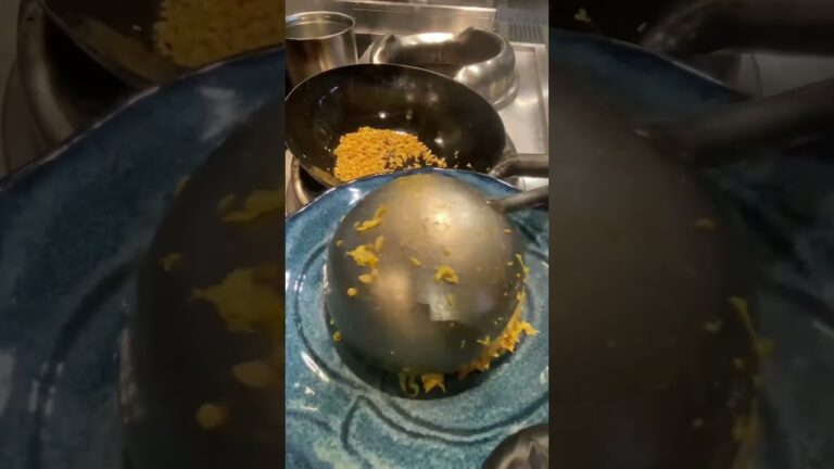 目玉焼きカレーチャーハン　/ 毎日炒飯