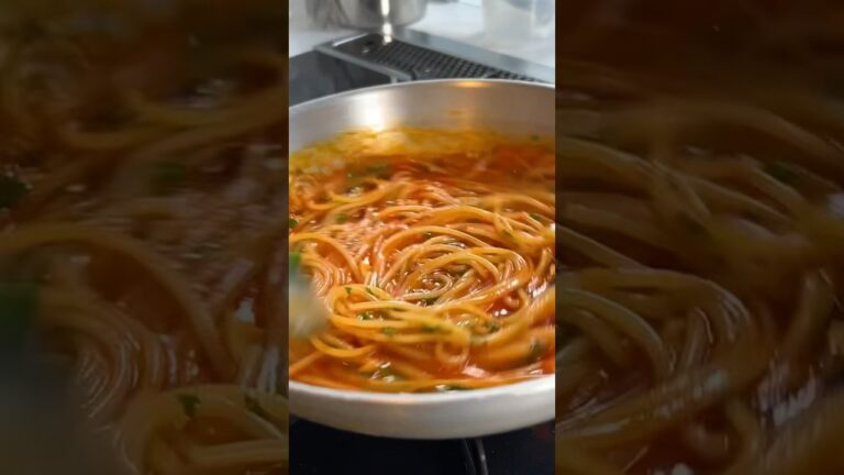 【総再生300万回越え】トマトペーストで革命！【トマトパスタ】忘れた頃にやってくる#shorts