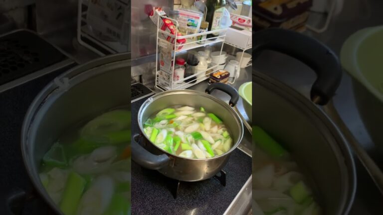 93歳おばあちゃん、【ネギと油揚の味噌汁 】#shorts