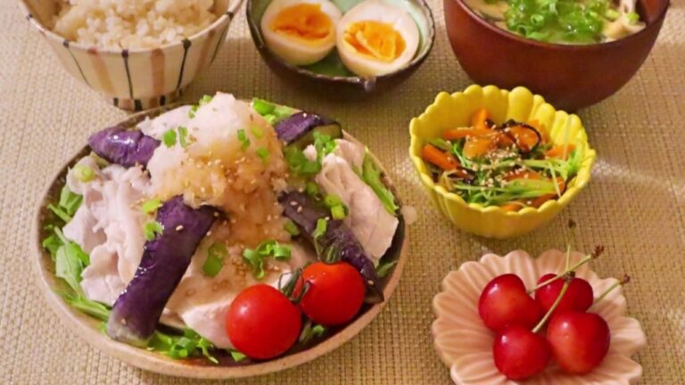 【料理】揚げナスと冷しゃぶサラダ・油揚げと大根のお吸い物・人参と豆苗の塩昆布和え