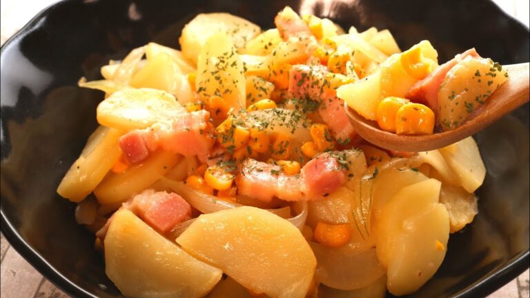 【レンジで簡単おかず】コーンとベーコンのバター醤油ポテトの作り方｜パンダワンタン
