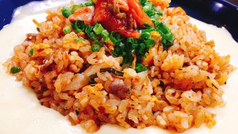 【ザ・最強の男飯】一口食べた瞬間、必ず幸せが訪れる『絶品 あふれるチーズの豚キムチ炒飯』Pork & Kimchi Fried Rice with Melting Cheese