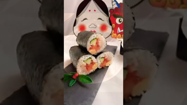 【節分】海鮮恵方巻き / Ehomaki sushi rolls for Setsubun #Shorts