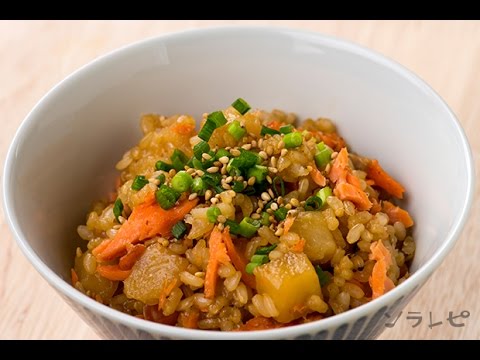 数秒でわかる「鮭とじゃがいもの炊き込みご飯」の作り方