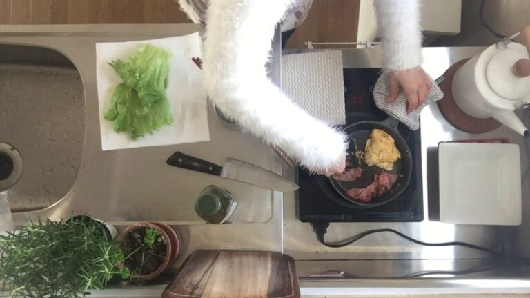 休日朝食 低糖質パンでホットサンド