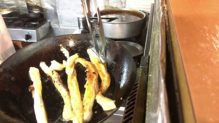 サーモンのハラスを焼いてみました。岡山駅前で宴会OK洋食屋