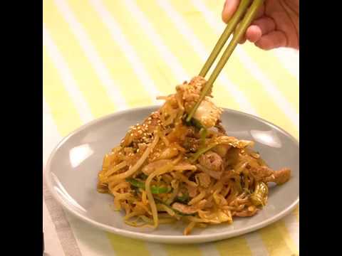 止まらないおいしさ！  豚肉ともやしのキムチ炒め ｜ moguna[モグナ]