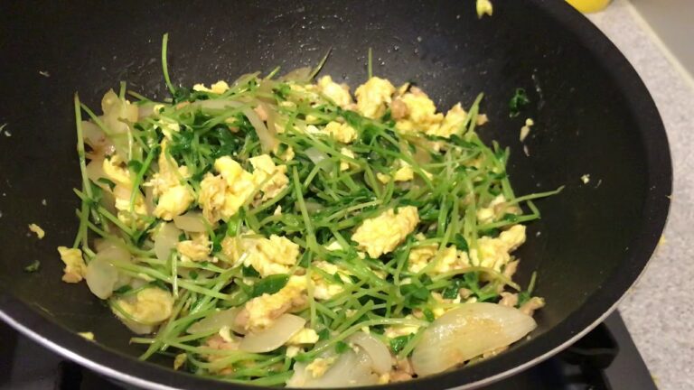 豆苗と卵のシーチキン炒め