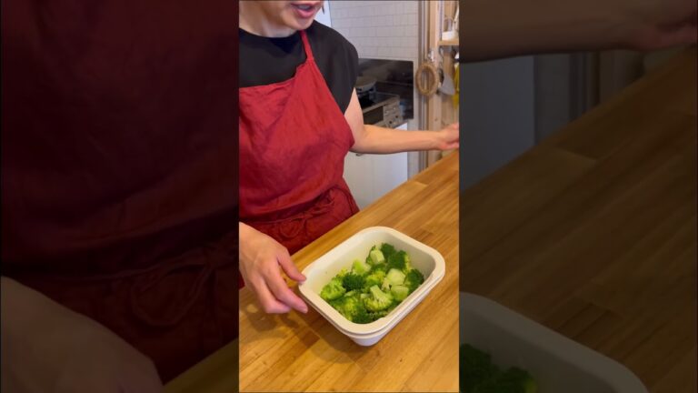 ＼ビタミンたっぷり／ブロッコリーと枝豆の胡麻和え レシピはコメント欄に記載 #shorts