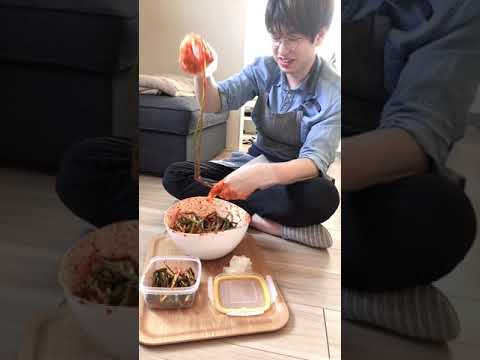 パキムチ（小ねぎキムチ）を作る韓国人旦那