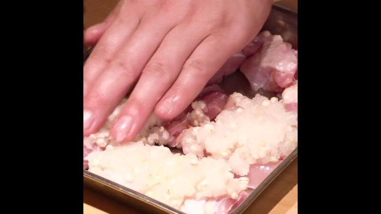 【ミシュランシェフの鶏肉レシピ #ダイジェスト版 】麻布 和敬 直伝 「はだか麦を使った鶏肉の大根おろし蒸し」の作り方 #Shorts