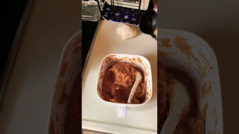 畑作業後の朝食　茄子　みょうが　じゃがいもの味噌汁