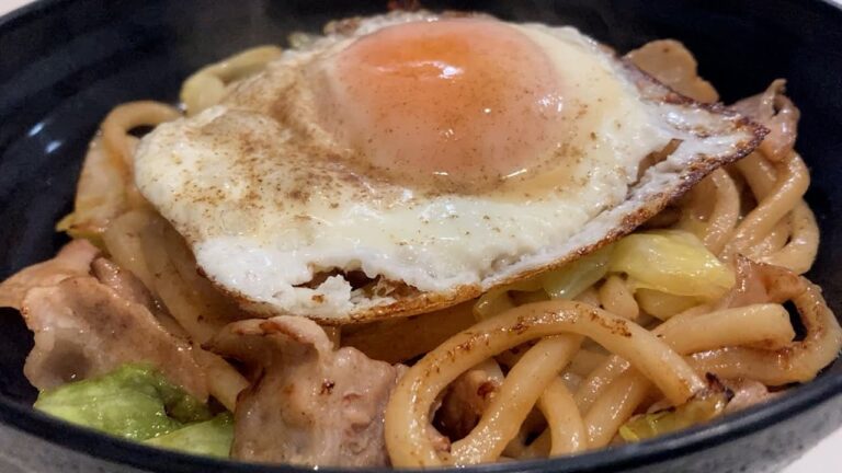 妻に教えてもらったバター醤油焼うどんが旨すぎて箸が止まらない【妻レシピ】