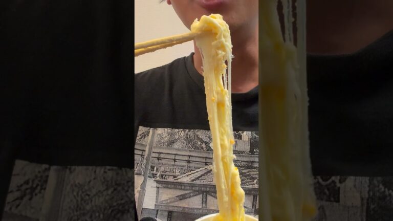 店員さんにバレるの恥ずかしい選手権〜じゃがアリゴ〜 #グルメ #バズグルメ #じゃがりこ #じゃがアリゴ