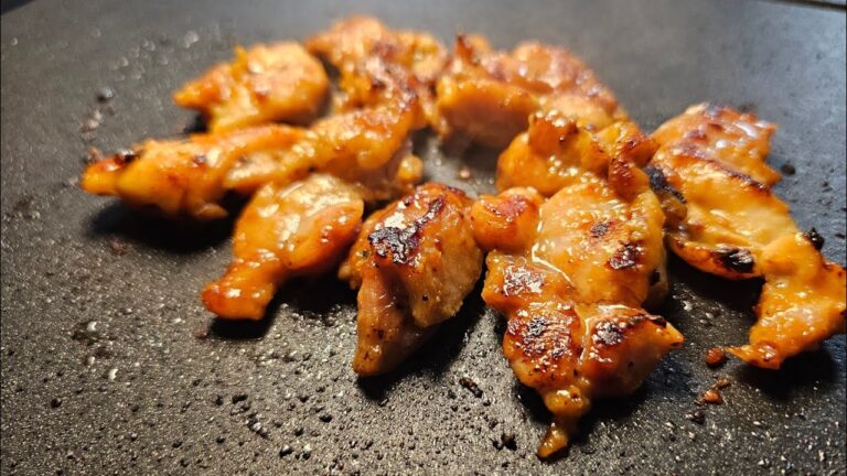 これマジでやきとりより旨いだろ。特製ダレにつけて焼くからヤバい！三重県名物【とりやき】