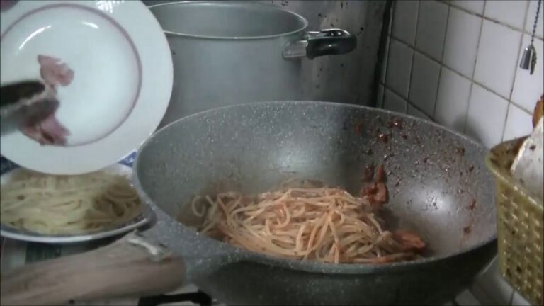 ベーコンなめたけ・ベーコンサルサ・たらバター　３種のパスタ☆