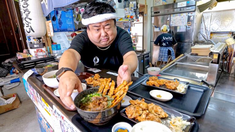 田舎にポツンと激シブ大衆うどん。仲良し親子が営むうどん屋の常連殺到ランチに密着。