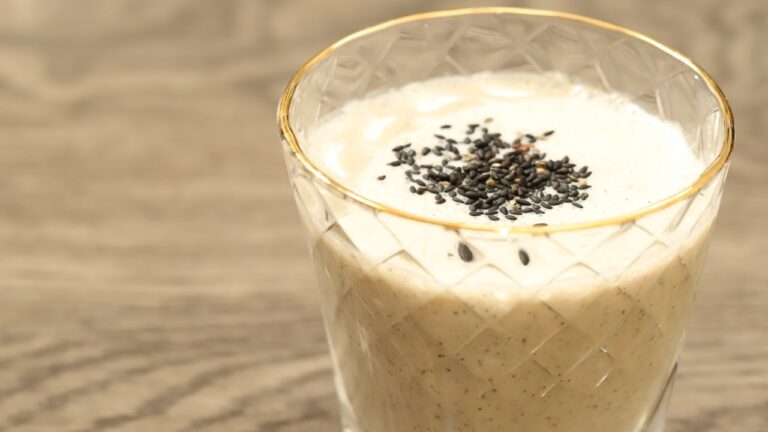 3分で簡単！バナナスムージーの作り方 | How to make Banana Smoothie