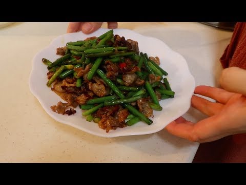 【ファん】料理　ニンニクの芽と豚肉の炒め物  簡単で美味しいです