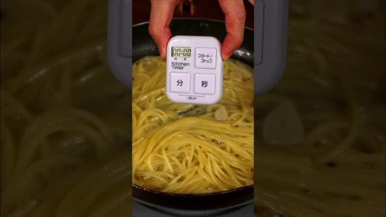 ワンパンパスタ！めちゃ簡単！大葉としらすのペペロンチーノ　#shorts