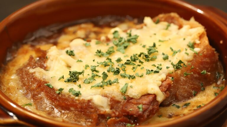 とろとろ！おいしい！オニオングラタンスープの作り方 | How to make French onion soup