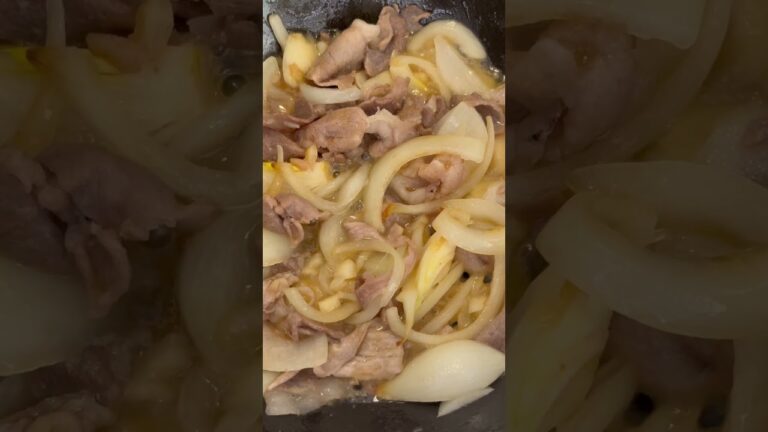 豚肉と玉ねぎのニンニク炒めでスタミナ全開！ #food #shorts #short #最幸 #一人飯 #豚バラレシピ
