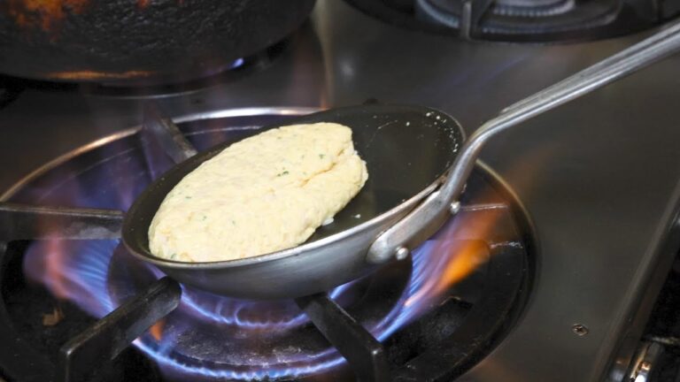 ふわとろな逸品！オンリーワンの特製オムライスとオムハヤシライスの作り方