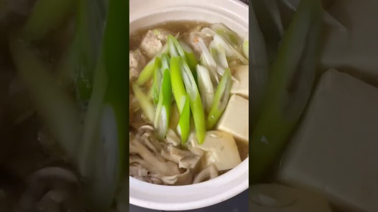 『鶏つみれのきのこ鍋』 #やすまるだし #やすまるだし公式アンバサダー