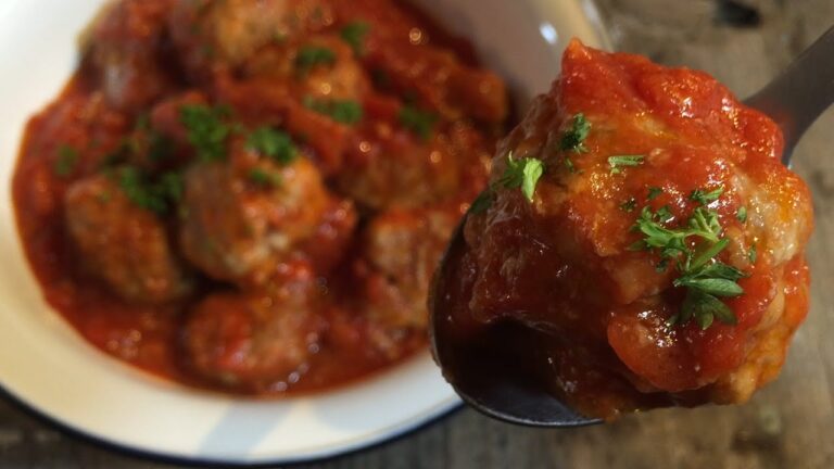 みんな大好き！揚げずにつくる肉団子で！トマト煮込みミートボールの作り方　How to make Tomato stew meat dumplings