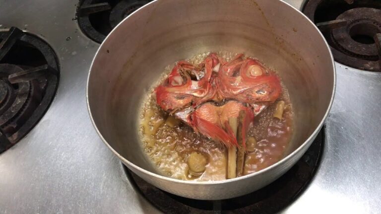 金目鯛のかぶと煮付けの作り方　プロの料理人が教える旨いあら煮の作り方