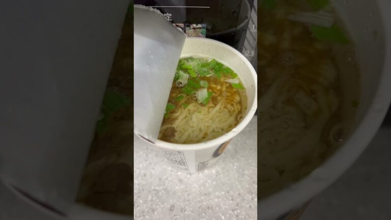 これで税込138円！？セブンイレブンの関西風肉うどんが美味すぎる!!