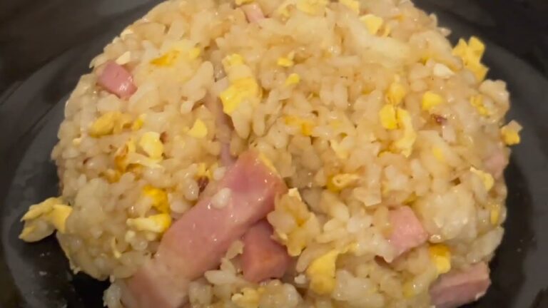 安くて美味い！！ベーコン卵チャーハンの作り方！！！