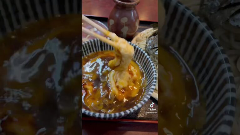 3回食べるとやめられなくなる中毒性とろろ蕎麦はこちら　#shorts