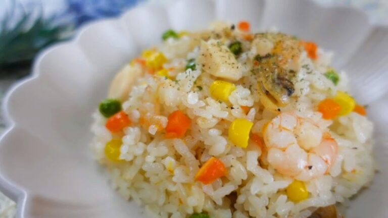 SUB）【簡単!!ずぼら飯♪】炊飯器でシーフードピラフの作り方！