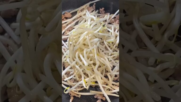 【給料日前の救世主】焼肉のたれで作る簡単ニラもやし炒め #shorts